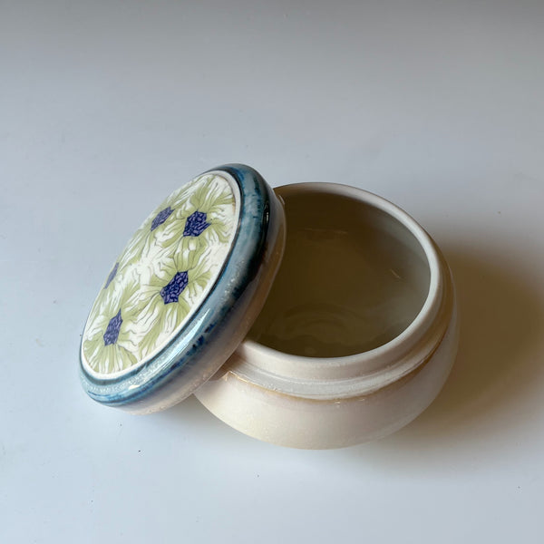 Covered dish