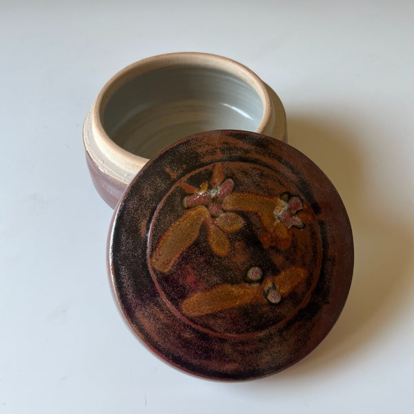 Covered dish